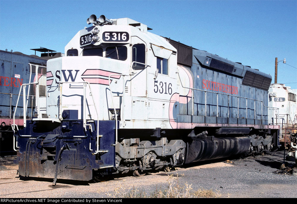 Southwestern SD45 #5316, Note missing front coupler.